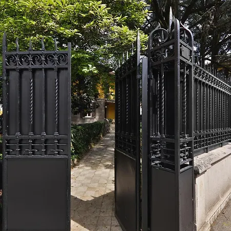 Girardengo Отель Нови-Лигуре