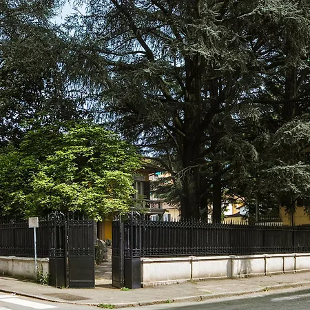 Отель Girardengo